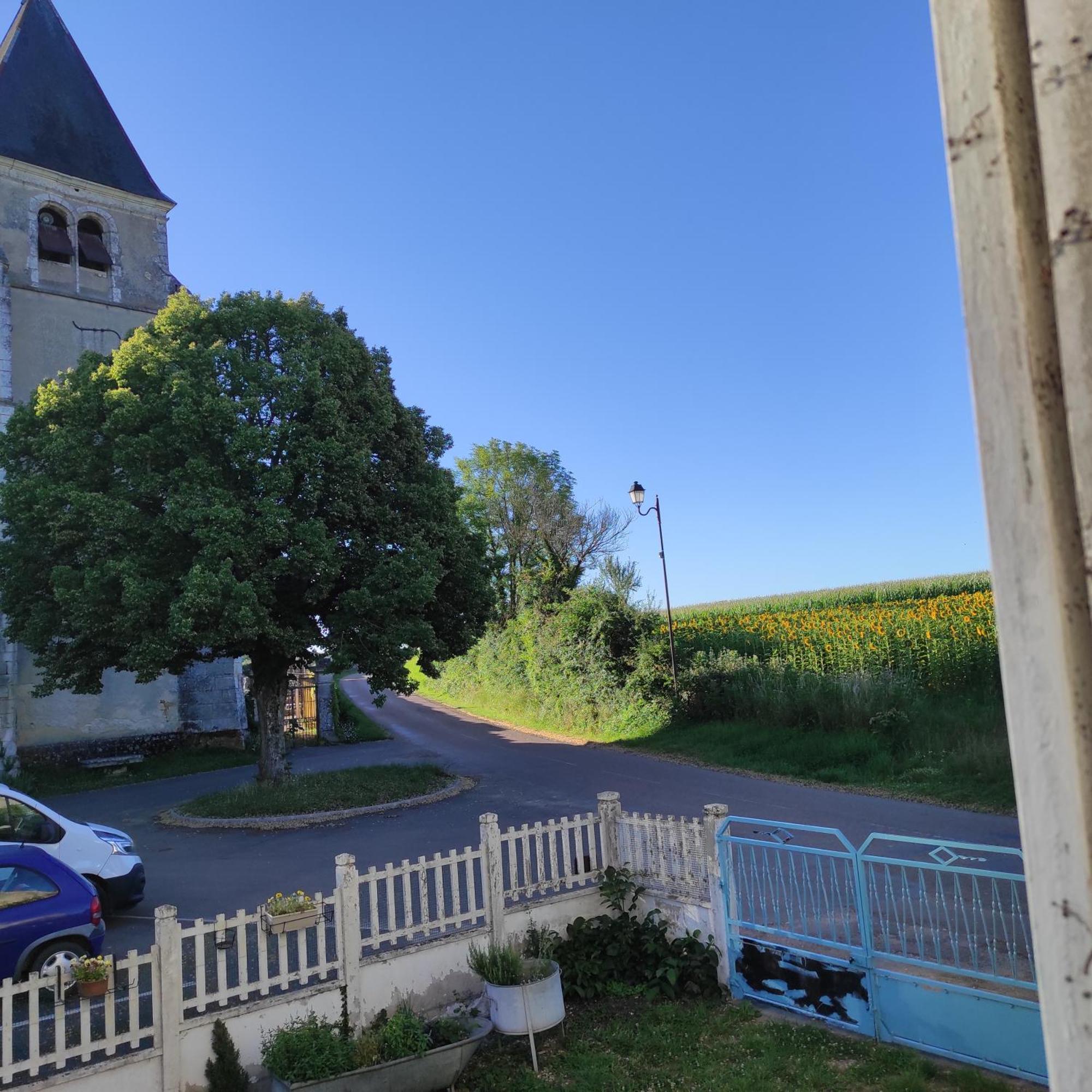La Maison De Tina Leugny Exteriör bild